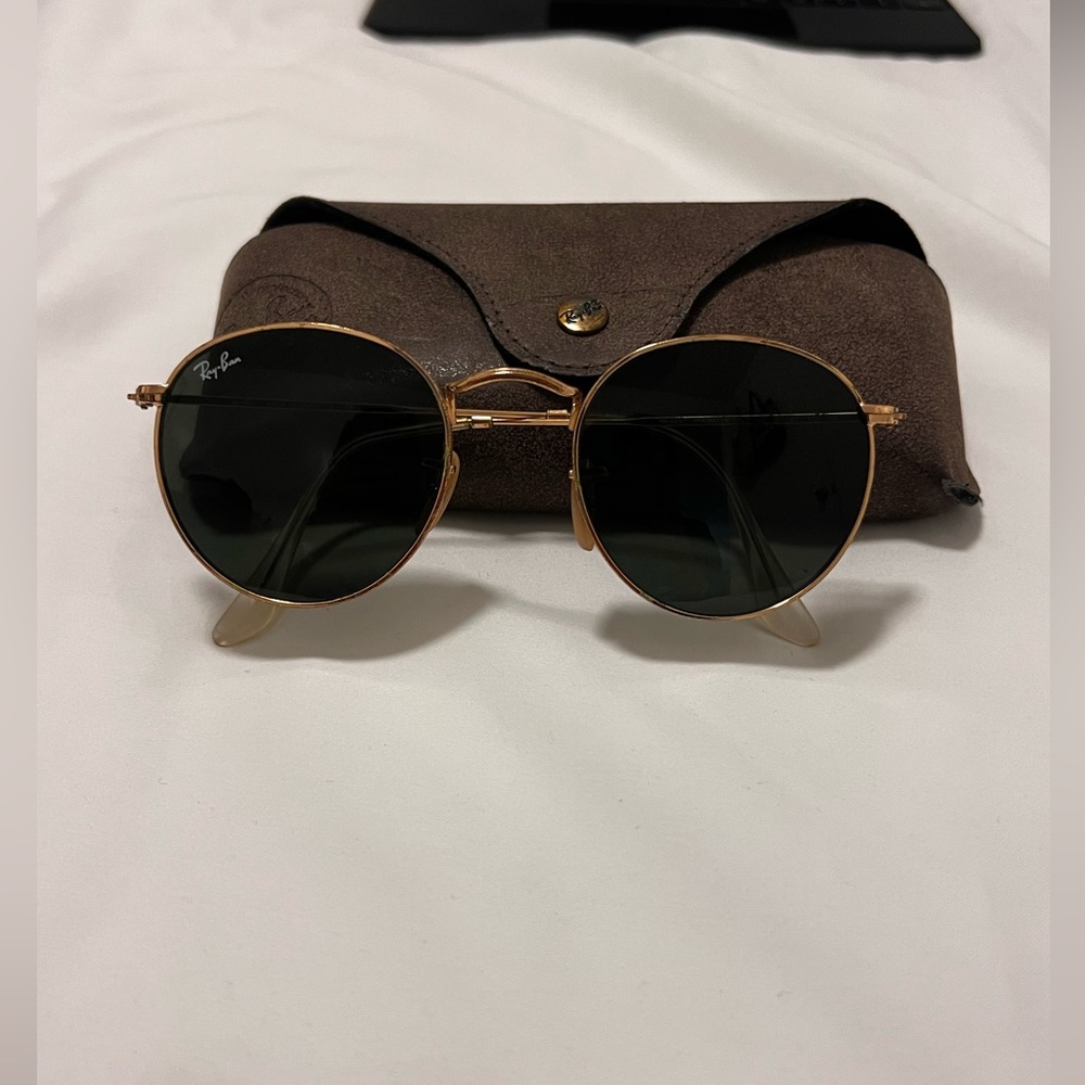 Rayban ROUND METAL sunglasses.